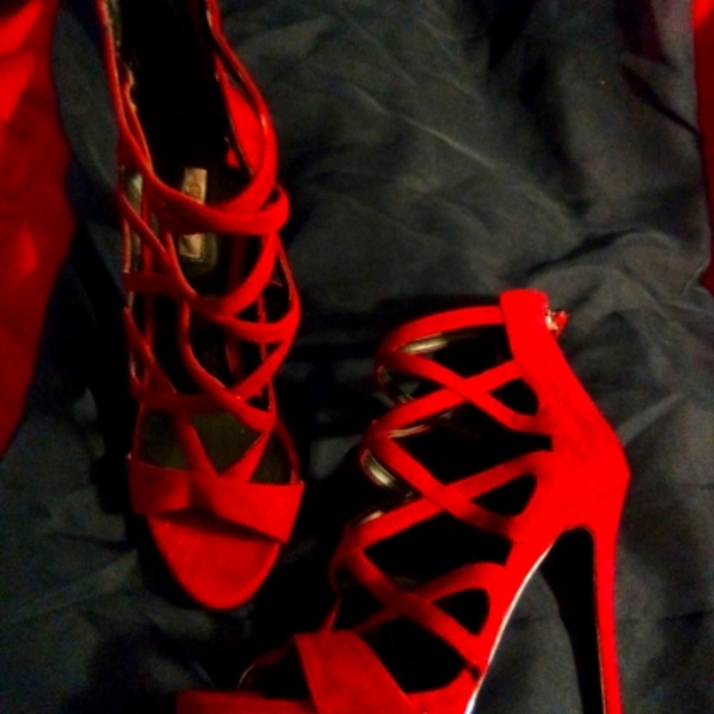 Guess Open Toe , Stiletto Dress Sandals/ Beautiful deep berry color! Very rare !